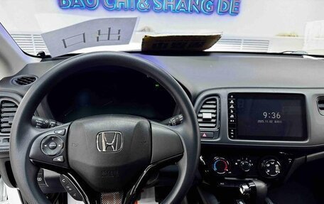 Honda Vezel, 2021 год, 1 650 000 рублей, 7 фотография