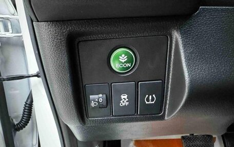 Honda Vezel, 2021 год, 1 650 000 рублей, 13 фотография