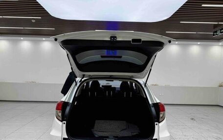 Honda Vezel, 2021 год, 1 650 000 рублей, 15 фотография