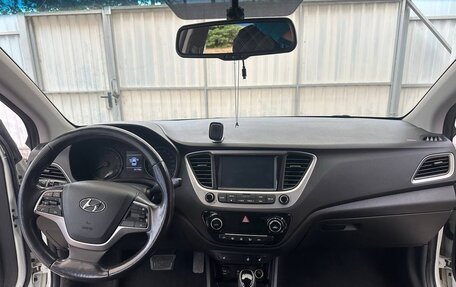 Hyundai Solaris II рестайлинг, 2017 год, 1 500 000 рублей, 5 фотография