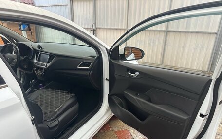 Hyundai Solaris II рестайлинг, 2017 год, 1 500 000 рублей, 9 фотография