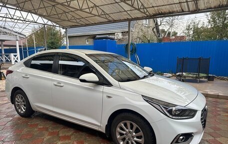 Hyundai Solaris II рестайлинг, 2017 год, 1 500 000 рублей, 3 фотография