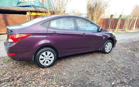 Hyundai Solaris II рестайлинг, 2011 год, 850 000 рублей, 5 фотография