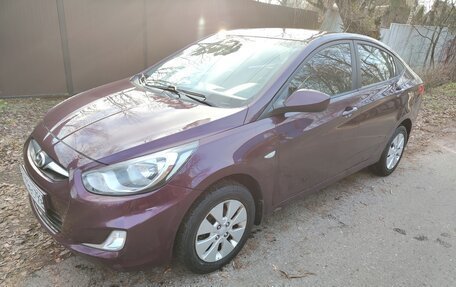 Hyundai Solaris II рестайлинг, 2011 год, 850 000 рублей, 3 фотография