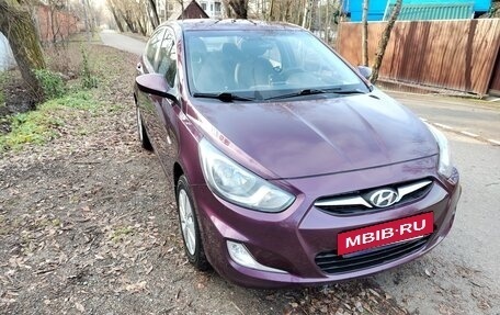 Hyundai Solaris II рестайлинг, 2011 год, 850 000 рублей, 4 фотография