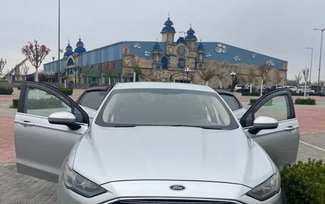 Ford Fusion (North America) II, 2017 год, 950 000 рублей, 2 фотография