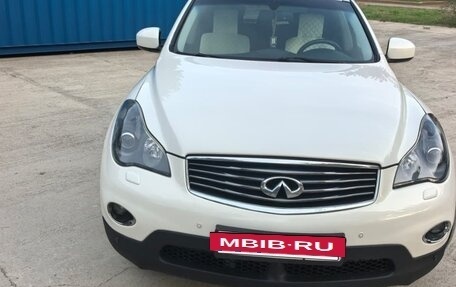 Infiniti QX50 I рестайлинг, 2014 год, 1 600 000 рублей, 2 фотография
