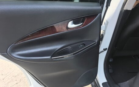 Infiniti QX50 I рестайлинг, 2014 год, 1 600 000 рублей, 17 фотография