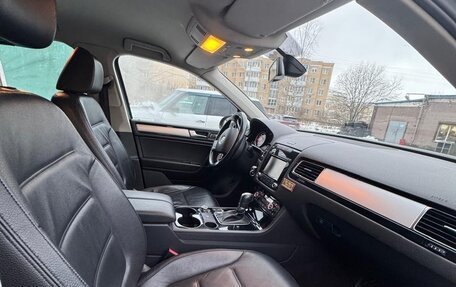 Volkswagen Touareg III, 2011 год, 1 750 000 рублей, 8 фотография