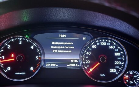 Volkswagen Touareg III, 2011 год, 1 750 000 рублей, 11 фотография