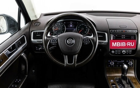 Volkswagen Touareg III, 2017 год, 2 999 000 рублей, 7 фотография