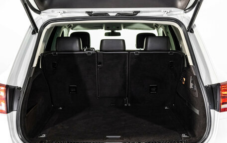 Volkswagen Touareg III, 2017 год, 2 999 000 рублей, 18 фотография