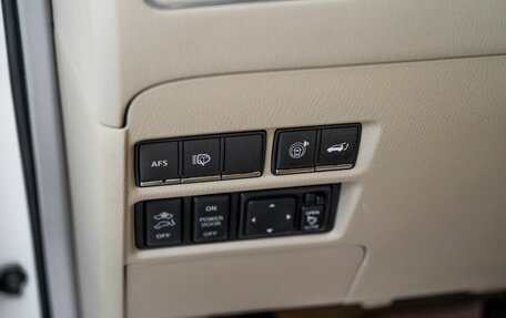 Infiniti QX56, 2010 год, 2 100 000 рублей, 16 фотография