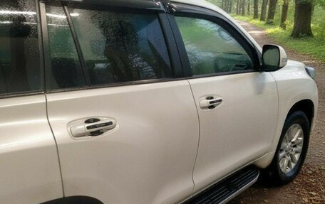 Toyota Land Cruiser Prado 150 рестайлинг 2, 2016 год, 3 329 000 рублей, 3 фотография