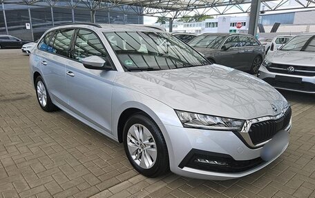 Skoda Octavia IV, 2022 год, 2 492 000 рублей, 1 фотография