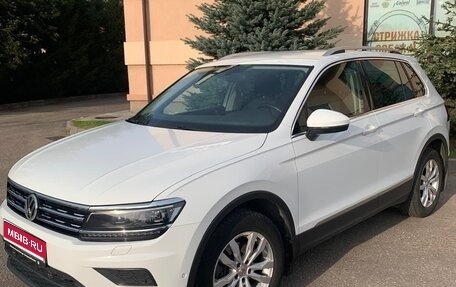 Volkswagen Tiguan II, 2018 год, 2 500 000 рублей, 1 фотография