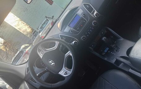 Hyundai ix35 I рестайлинг, 2010 год, 920 000 рублей, 16 фотография