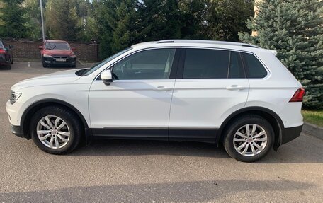 Volkswagen Tiguan II, 2018 год, 2 500 000 рублей, 2 фотография