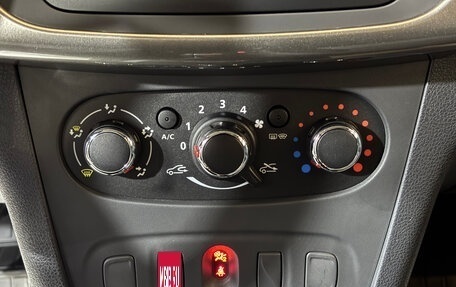 Renault Sandero II рестайлинг, 2021 год, 1 379 000 рублей, 13 фотография