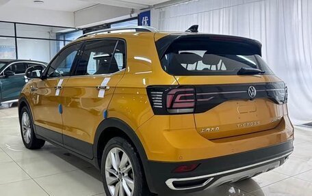 Volkswagen T-Cross I, 2021 год, 1 770 000 рублей, 2 фотография