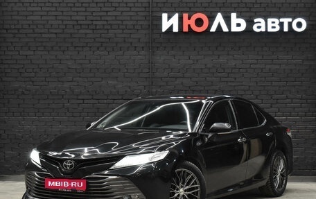 Toyota Camry, 2019 год, 2 600 000 рублей, 1 фотография