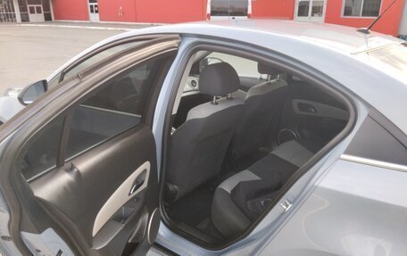 Chevrolet Cruze II, 2011 год, 830 000 рублей, 6 фотография