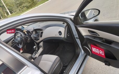 Chevrolet Cruze II, 2011 год, 830 000 рублей, 4 фотография