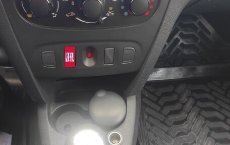 Renault Logan II, 2014 год, 725 000 рублей, 10 фотография