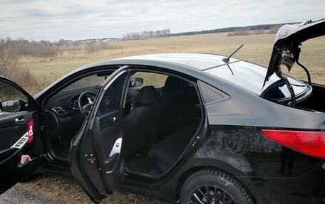 Hyundai Solaris II рестайлинг, 2014 год, 900 000 рублей, 4 фотография