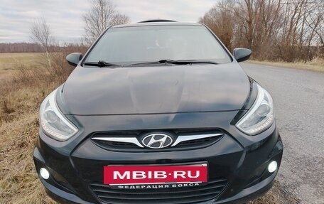 Hyundai Solaris II рестайлинг, 2014 год, 900 000 рублей, 2 фотография