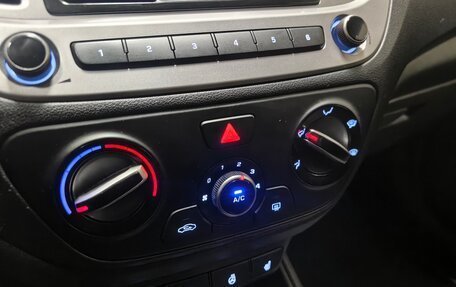 Hyundai Solaris II рестайлинг, 2019 год, 1 049 000 рублей, 14 фотография