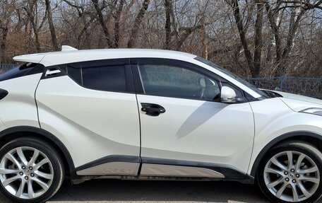 Toyota C-HR I рестайлинг, 2016 год, 1 910 000 рублей, 3 фотография