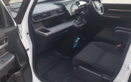 Honda Stepwgn IV, 2020 год, 2 490 000 рублей, 15 фотография