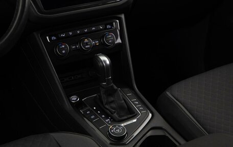 Volkswagen Tiguan II, 2018 год, 2 784 818 рублей, 14 фотография