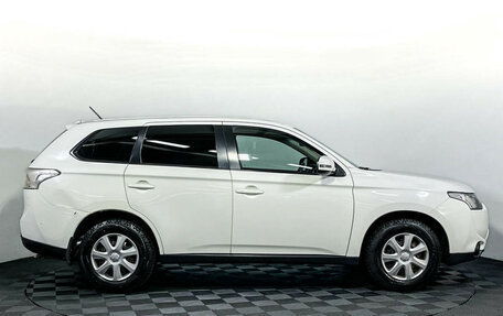 Mitsubishi Outlander III рестайлинг 3, 2012 год, 1 197 000 рублей, 4 фотография