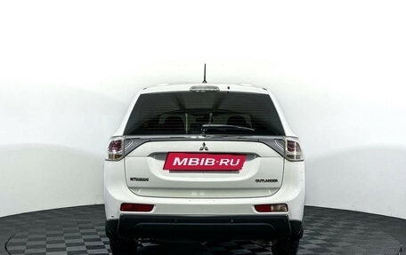 Mitsubishi Outlander III рестайлинг 3, 2012 год, 1 197 000 рублей, 6 фотография