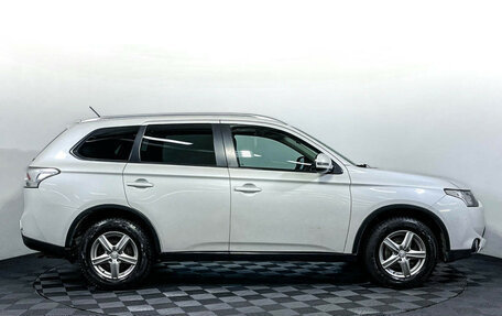 Mitsubishi Outlander III рестайлинг 3, 2014 год, 1 397 000 рублей, 4 фотография