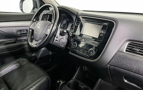 Mitsubishi Outlander III рестайлинг 3, 2014 год, 1 397 000 рублей, 9 фотография