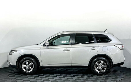Mitsubishi Outlander III рестайлинг 3, 2014 год, 1 397 000 рублей, 8 фотография