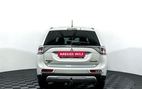 Mitsubishi Outlander III рестайлинг 3, 2014 год, 1 397 000 рублей, 6 фотография