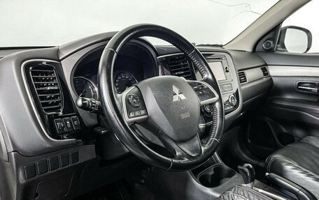 Mitsubishi Outlander III рестайлинг 3, 2014 год, 1 397 000 рублей, 13 фотография