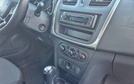 Renault Logan II, 2020 год, 950 000 рублей, 32 фотография