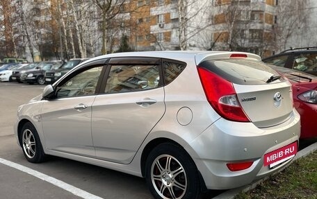 Hyundai Solaris II рестайлинг, 2011 год, 970 000 рублей, 4 фотография