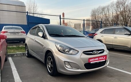 Hyundai Solaris II рестайлинг, 2011 год, 970 000 рублей, 8 фотография