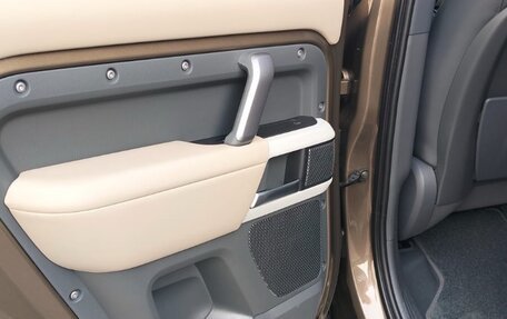 Land Rover Defender II, 2021 год, 7 900 000 рублей, 21 фотография