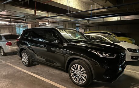 Toyota Highlander, 2024 год, 6 980 000 рублей, 3 фотография