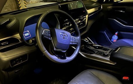 Toyota Highlander, 2024 год, 6 980 000 рублей, 7 фотография