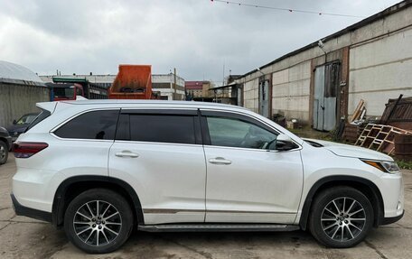 Toyota Highlander III, 2018 год, 3 750 000 рублей, 7 фотография