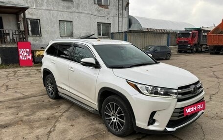 Toyota Highlander III, 2018 год, 3 750 000 рублей, 5 фотография