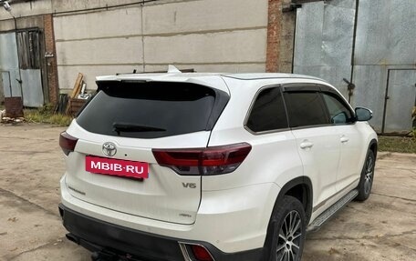 Toyota Highlander III, 2018 год, 3 750 000 рублей, 4 фотография